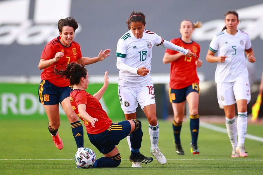 Diana García en partido ante España