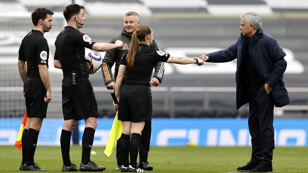 Árbitros del Tottenham vs United