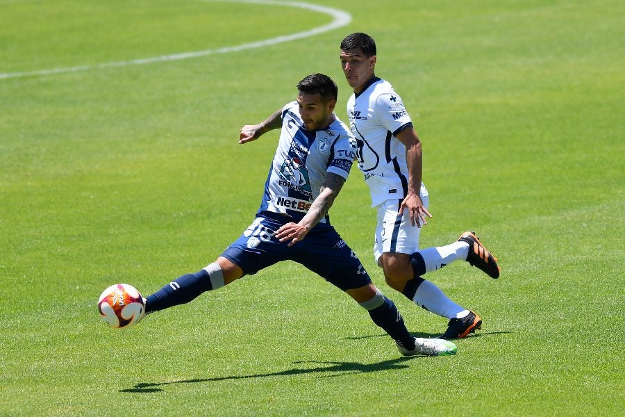 Erik Lira durante un partido con Pumas