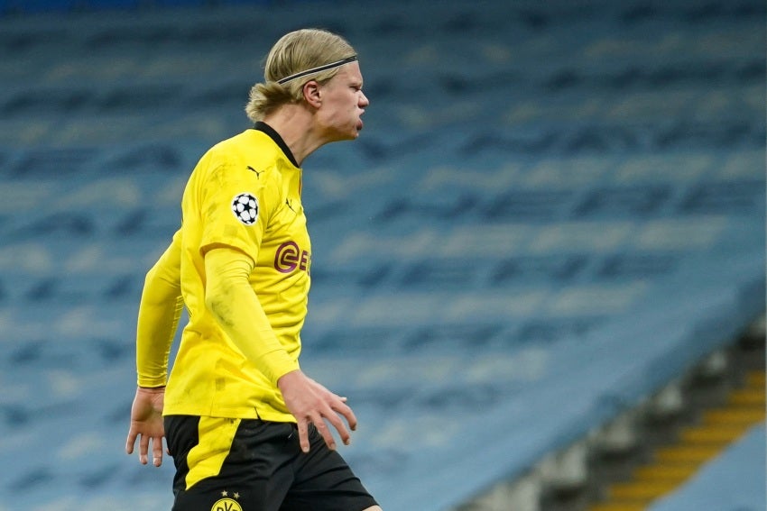 Erling Haaland durante un juego del Borussia Dortmund