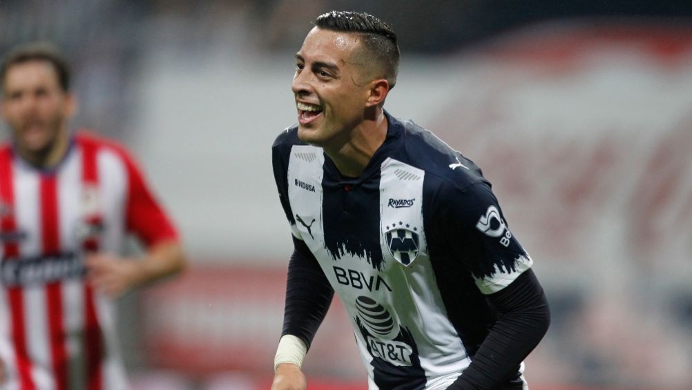 Rogelio Funes Mori en un partido de los Rayados de Monterrey