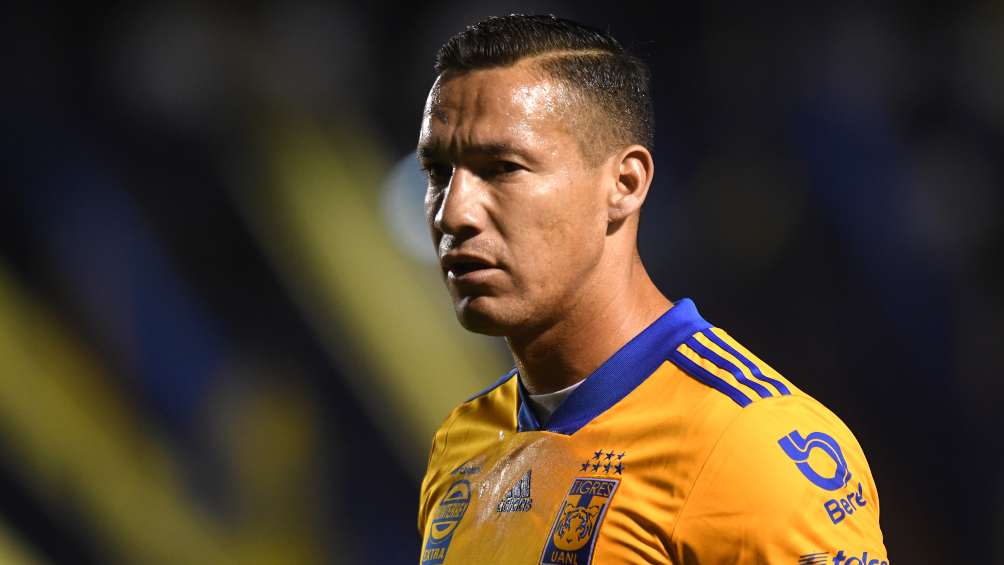 Jesús Dueñas en partido con Tigres