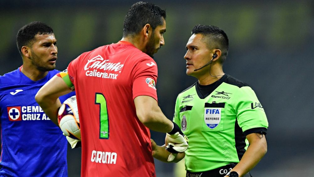 Jesús Corona y Fernando Guerrero en el Clásico Joven