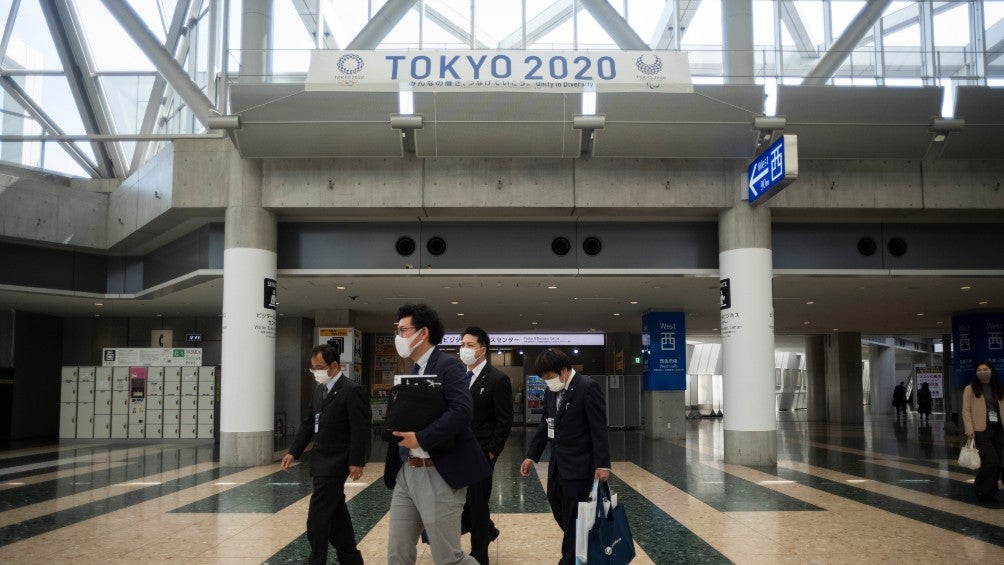 Pancarta de los Juegos Olímpicos en el Centro Internacional de Exhibiciones de Tokio 2020