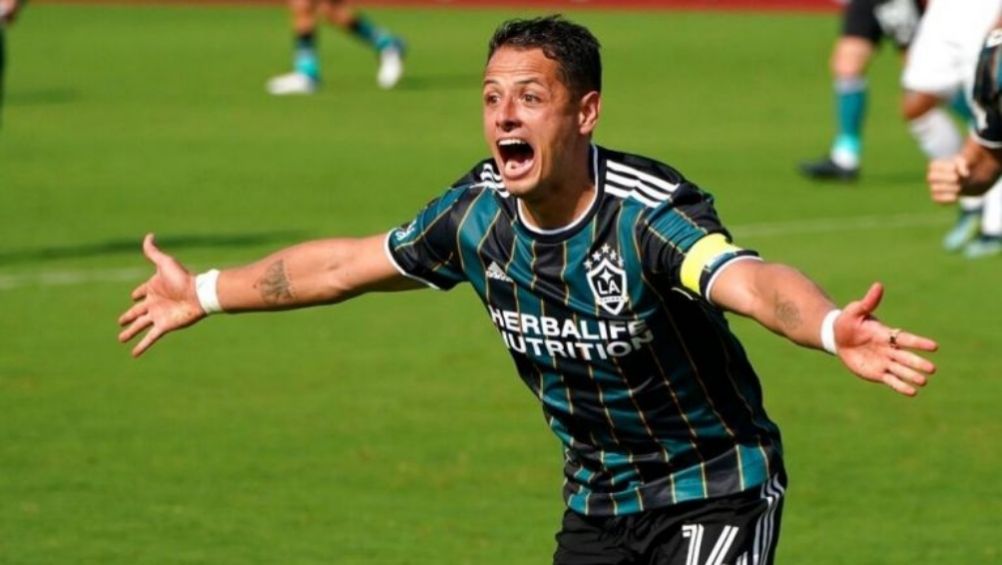 Javier Hernández tras anotar gol con el LA Galaxy