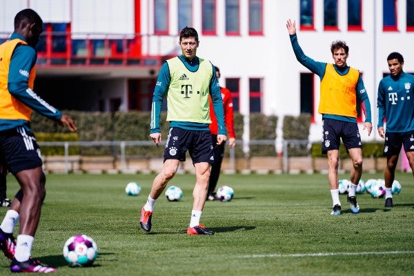 Robert Lewandowski regresa a entrenar con el conjunto Bávaro