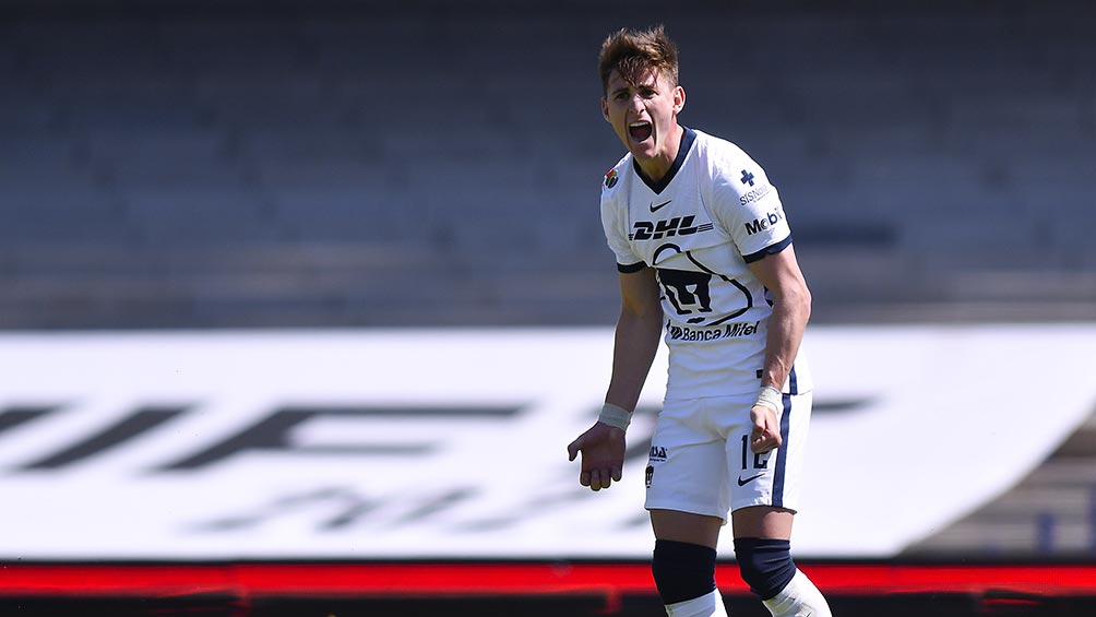 Facundo Waller en un partido con Pumas