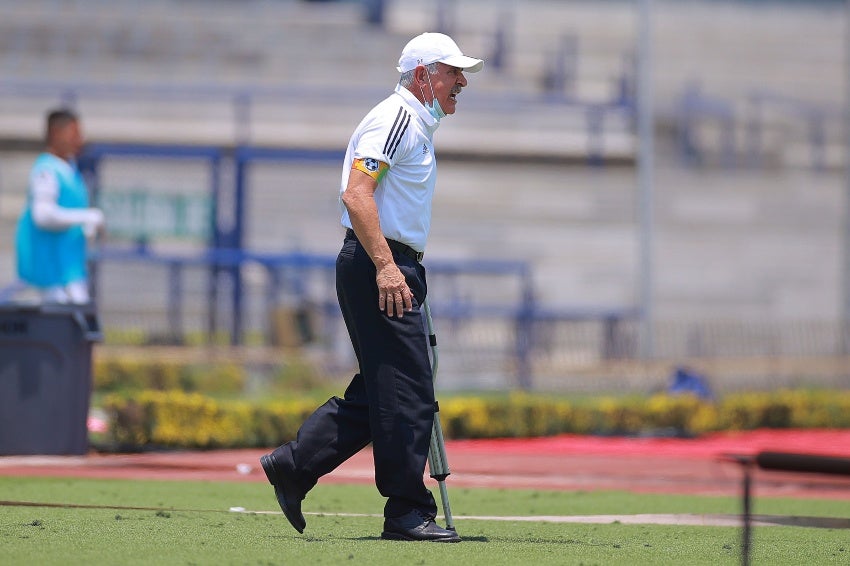 Ricardo Ferretti en el partido entre Tigres y Pumas