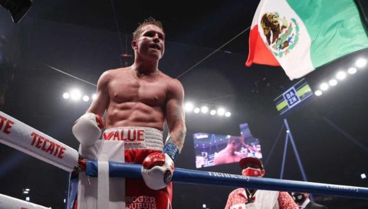 Canelo Álvarez tras ganar una pelea