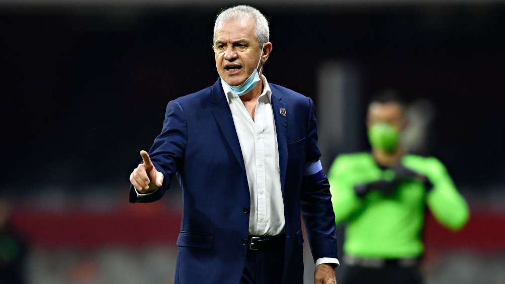 Javier Aguirre en partido