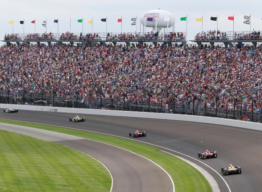 Carrera de Indy Car con público 