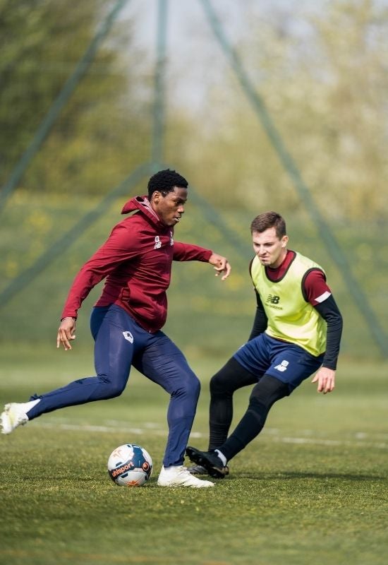 Pizzuto en un entrenamiento con el Lille