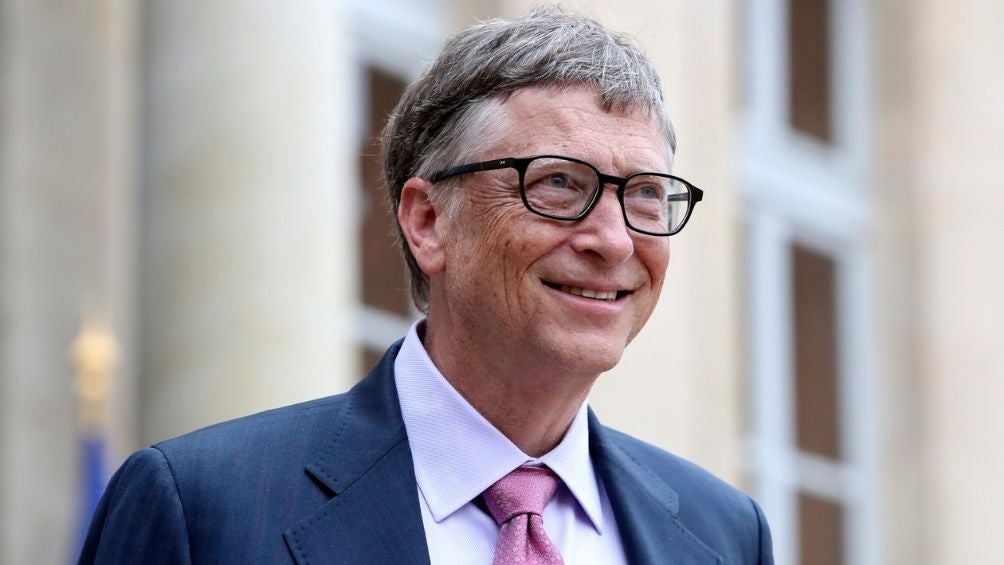 Bill Gates sonríe en un evento