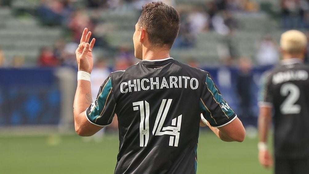 Chicharito marcó una tripleta 