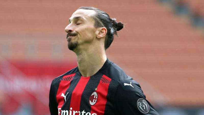 Zlatan en partido con Milan