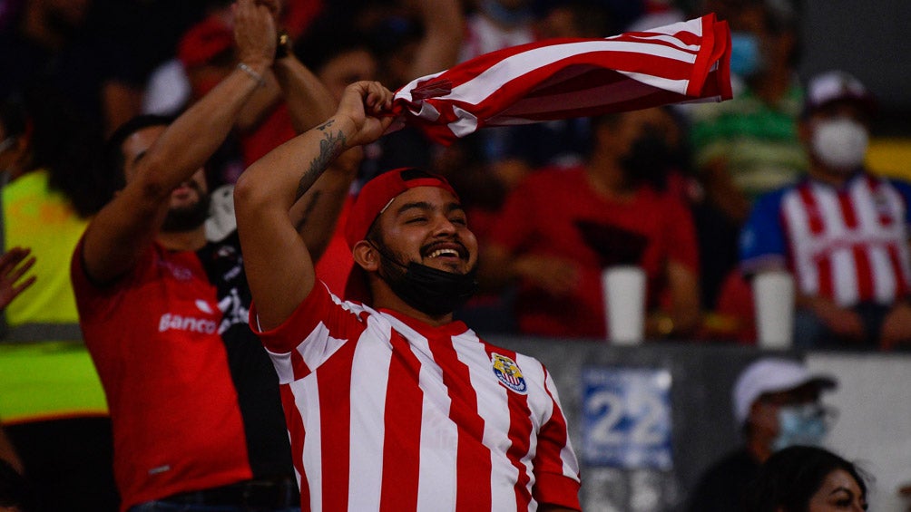 Afición durante el Clásico Tapatío