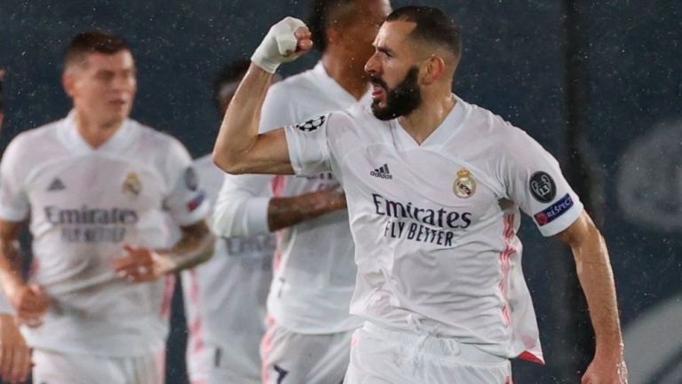 Benzema festeja su anotación ante Chelsea