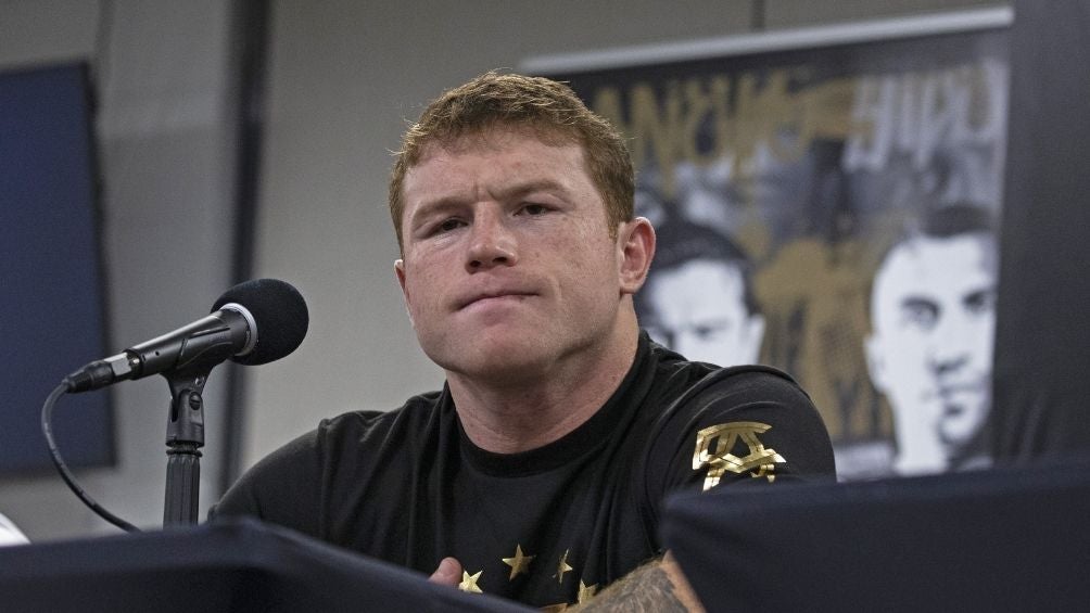 Canelo Álvarez durante un evento 