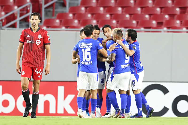 Cruz Azul en festejo de gol