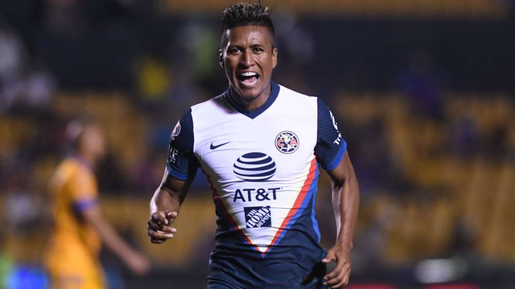 Pedro Aquino en festejo de gol