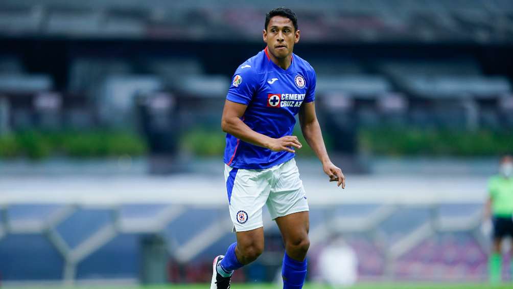 Luis Romo jugando con Cruz Azul