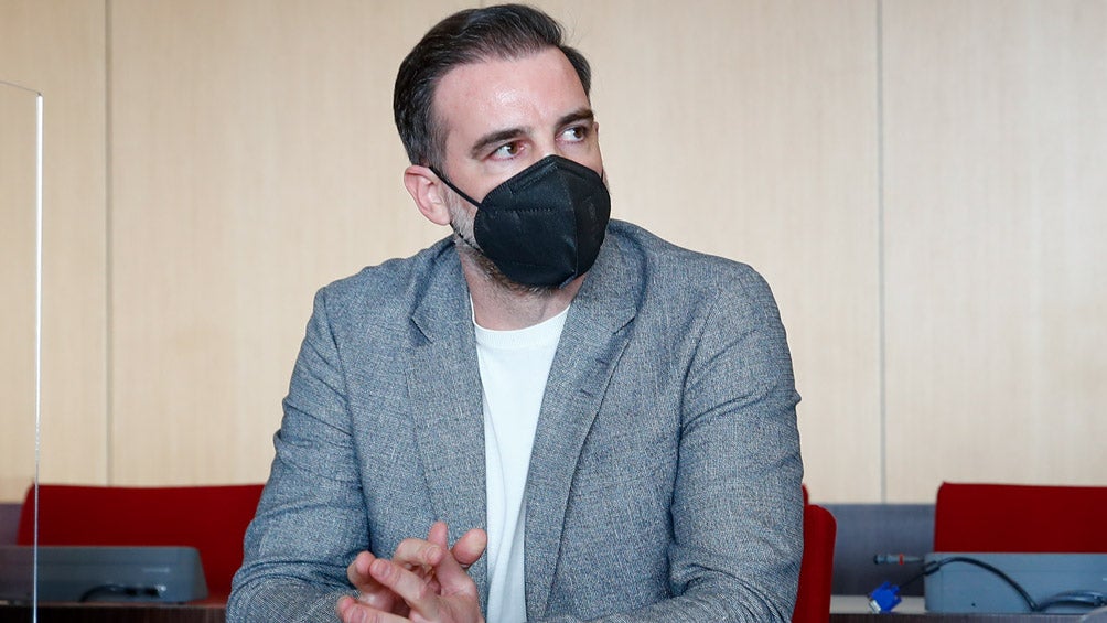 Christoph Metzelder en la sala del tribunal para su juicio en Alemania 