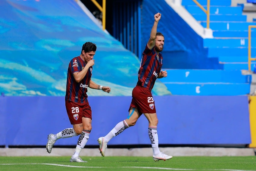 Ramiro Costa festejando un gol a favor del Atlante