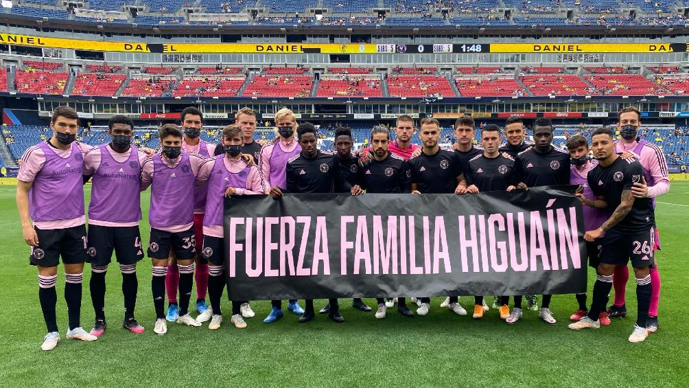 Inter de Miami con manta homenaje a la familia Higuaín