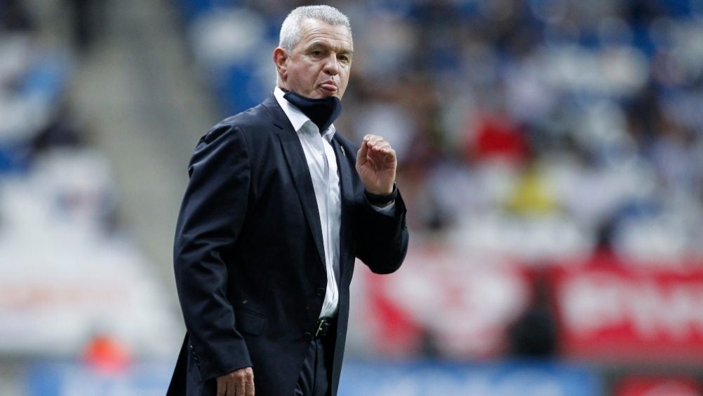 Javier Aguirre durante el partido entre Monterrey y Mazatlán FC