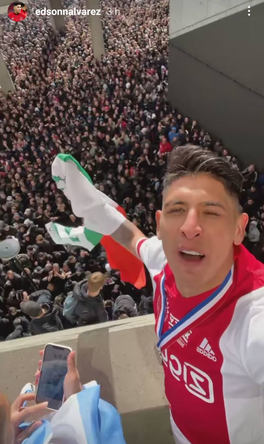 Edson Álvarez Festejó El Título Del Ajax A Lo Grande Con La Afición Y Su Familia 