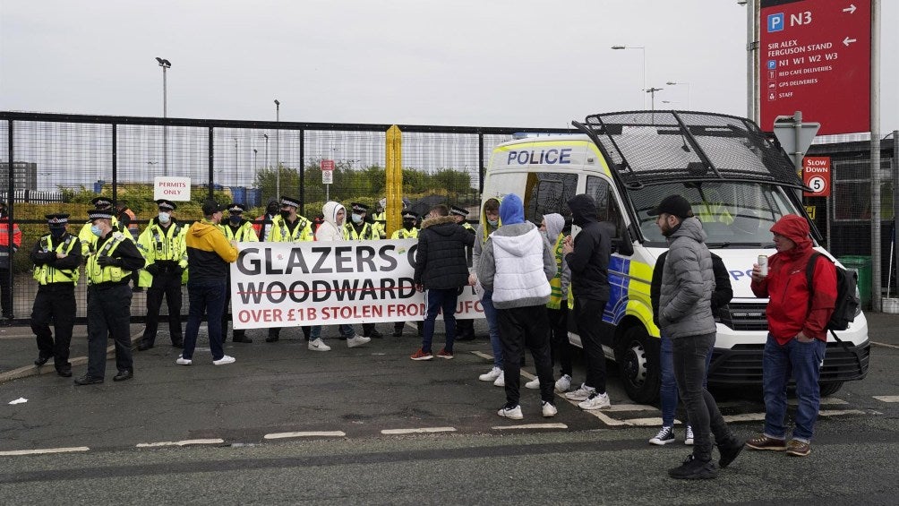 Policía en el Old Trafford