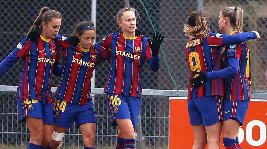 Jugadoras del Barça en festejo de gol