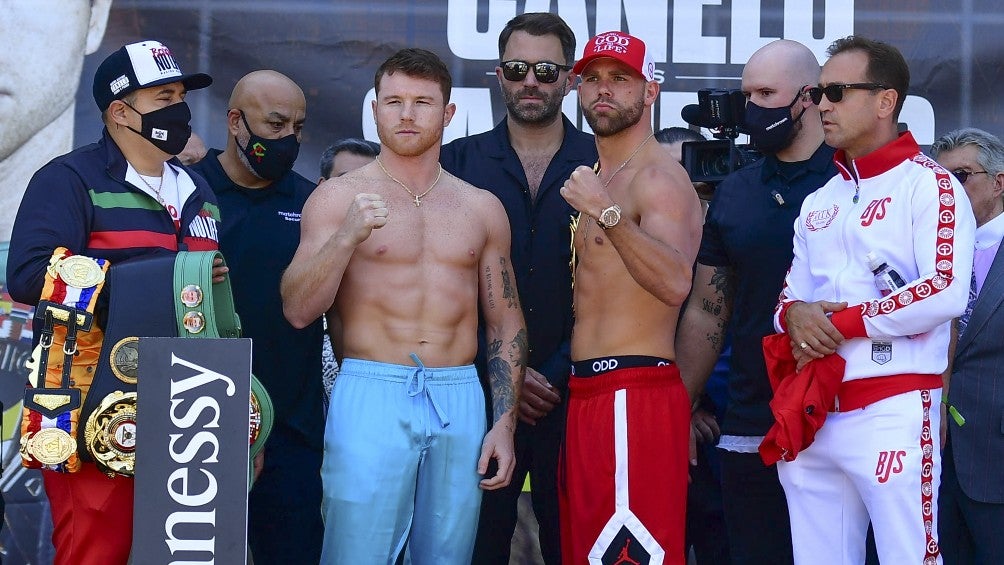 Canelo Álvarez y Billy Joe Saunders superaron el pesaje sin problemas