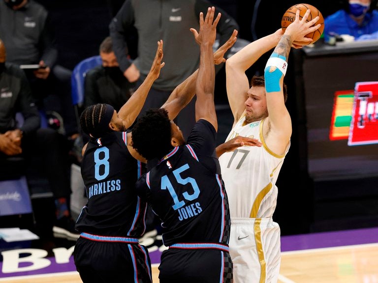 Luka Doncic, en juego ante los Nets