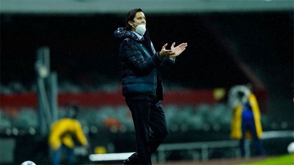 Santiago Solari durante un partido en el Azteca