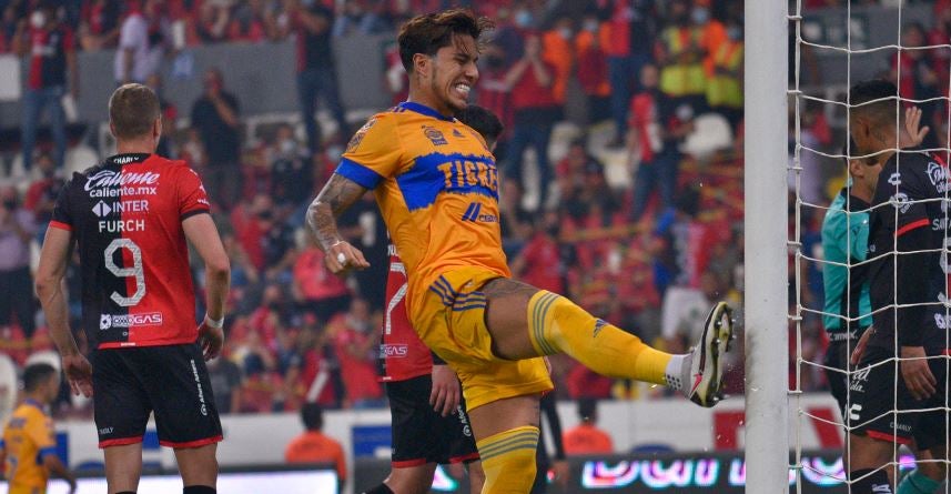 Salcedo se lamenta tras falla con Tigres