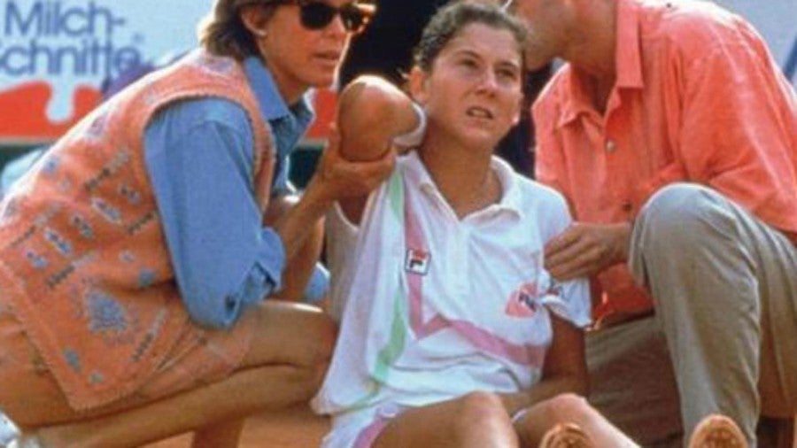 Monica Seles tras ser apuñalada