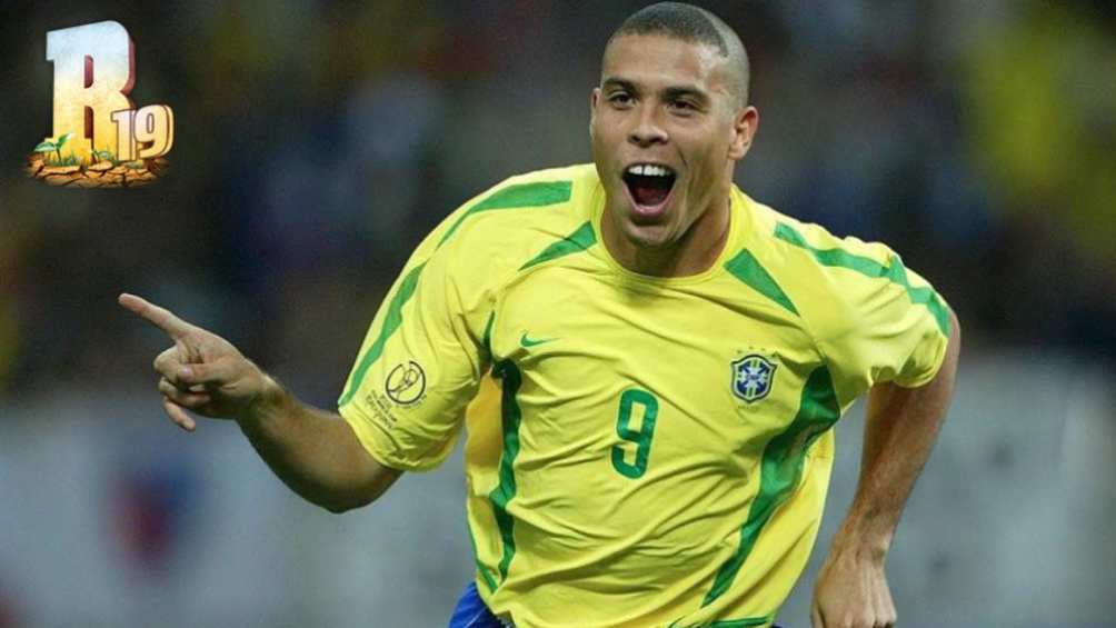 Ronaldo Nazario en festejo de gol