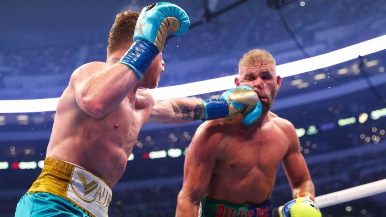 Canelo Álvarez en acción ante Saunders 