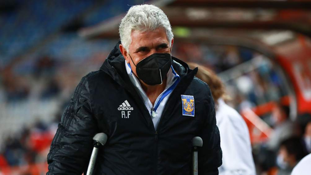 Tuca Ferretti en partido con Tigres