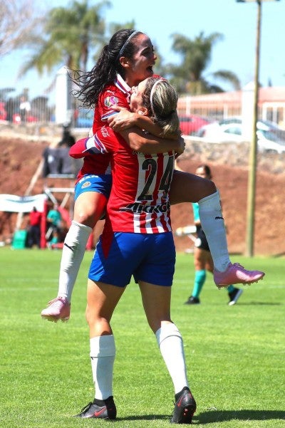 Carolina Jaramillo celebra con su compañera