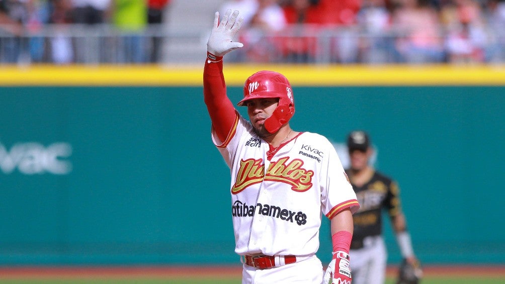 Armando Araiza durante un partido con los Diablo Rojos