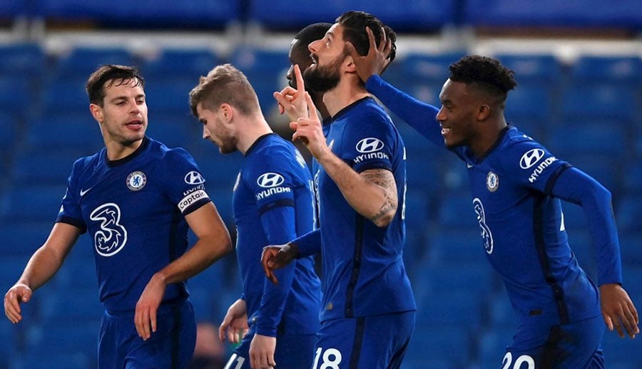 Olivier Goioud celebra gol con los Blues