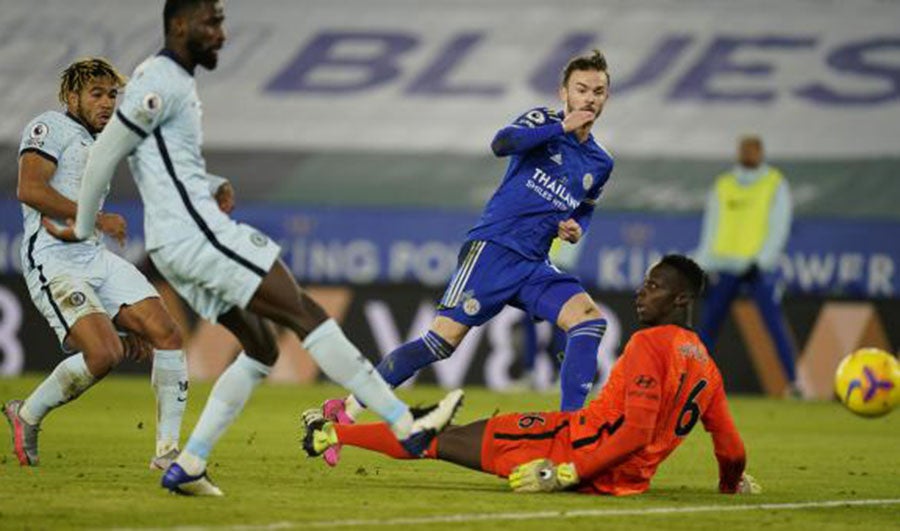 James Madison del Leicester anota en duelo ante Chelsea