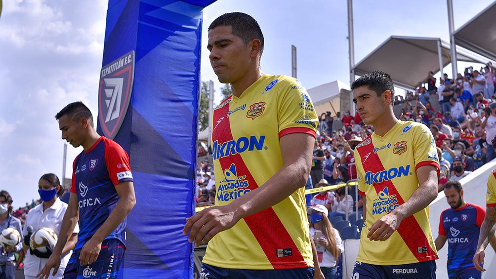 Jugadores de Tepatitlán y Morelia previo a la Final de Ida 