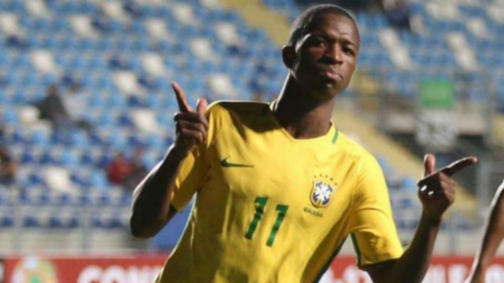 Vinícius Junior en festejo con Brasil