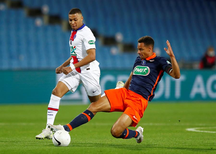 Kylian Mbappé durante un partido con el PSG