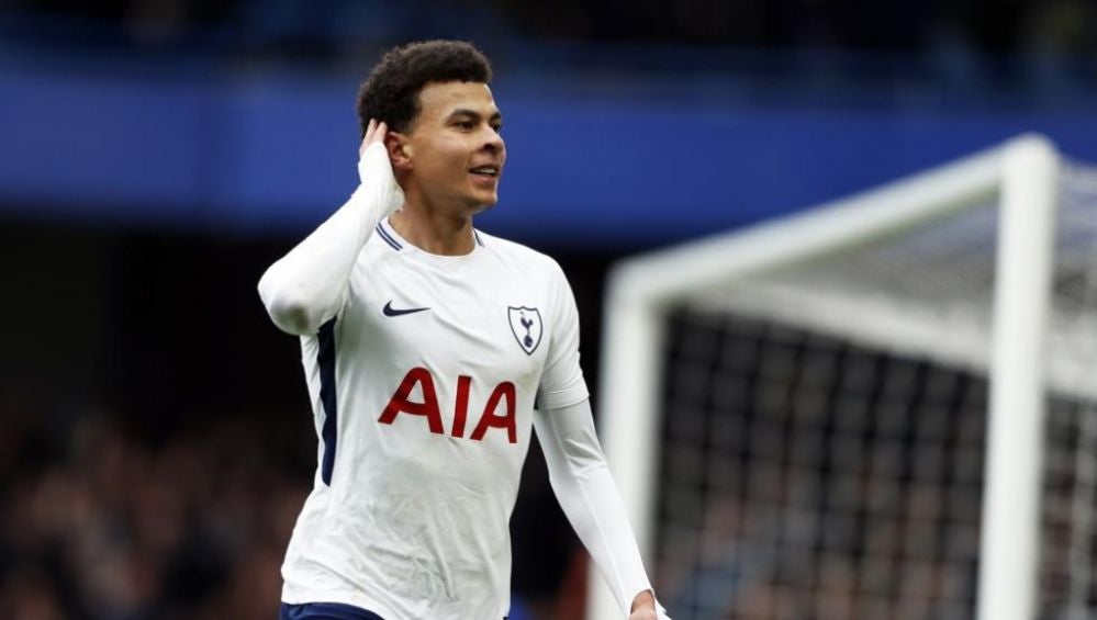 Dele Alli en un partido con el Tottenham