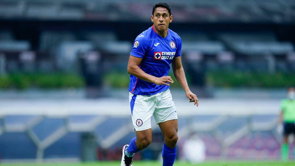 Luis Romo jugando con Cruz Azul