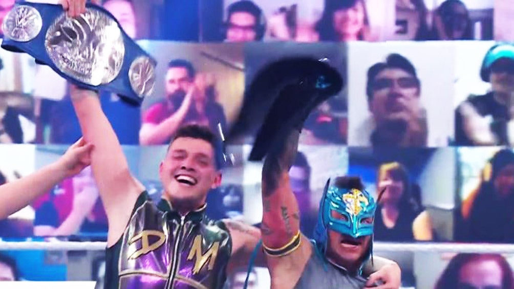 Dominik y Rey Mysterio, en festejo